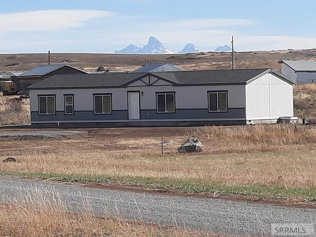 3098 Foothills Dr - Photo 1