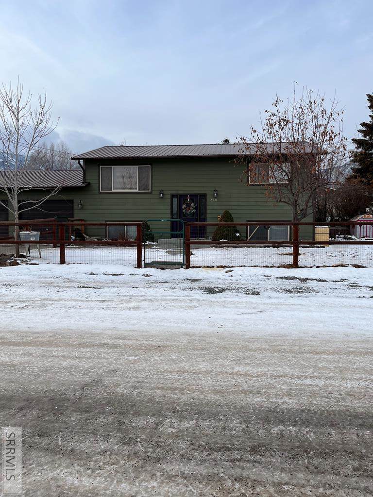 210 15th - Photo 1