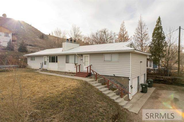 943-945 Buchanan Avenue - Photo 1