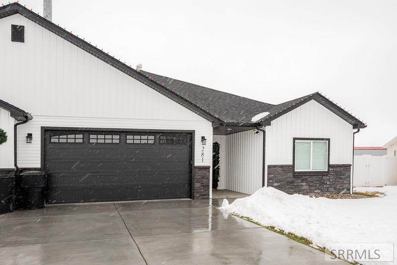 281 Park View Loop - Photo 1