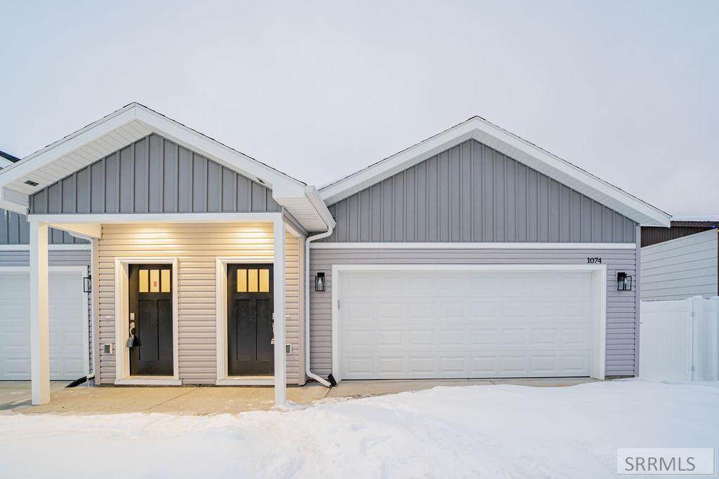 1074 Bingham Avenue - Photo 1