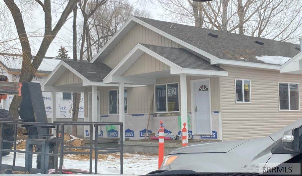 1134 Bingham Avenue - Photo 1