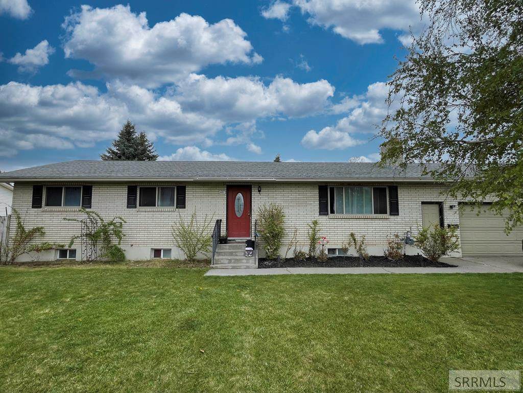 807 Henderson Avenue - Photo 1