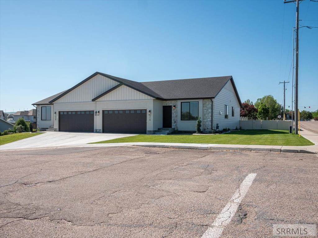 318 Lakeview Blvd - Photo 1