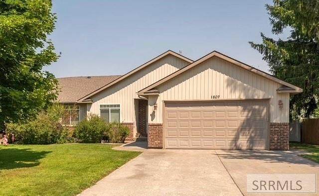 1807 Sabin Drive - Photo 1