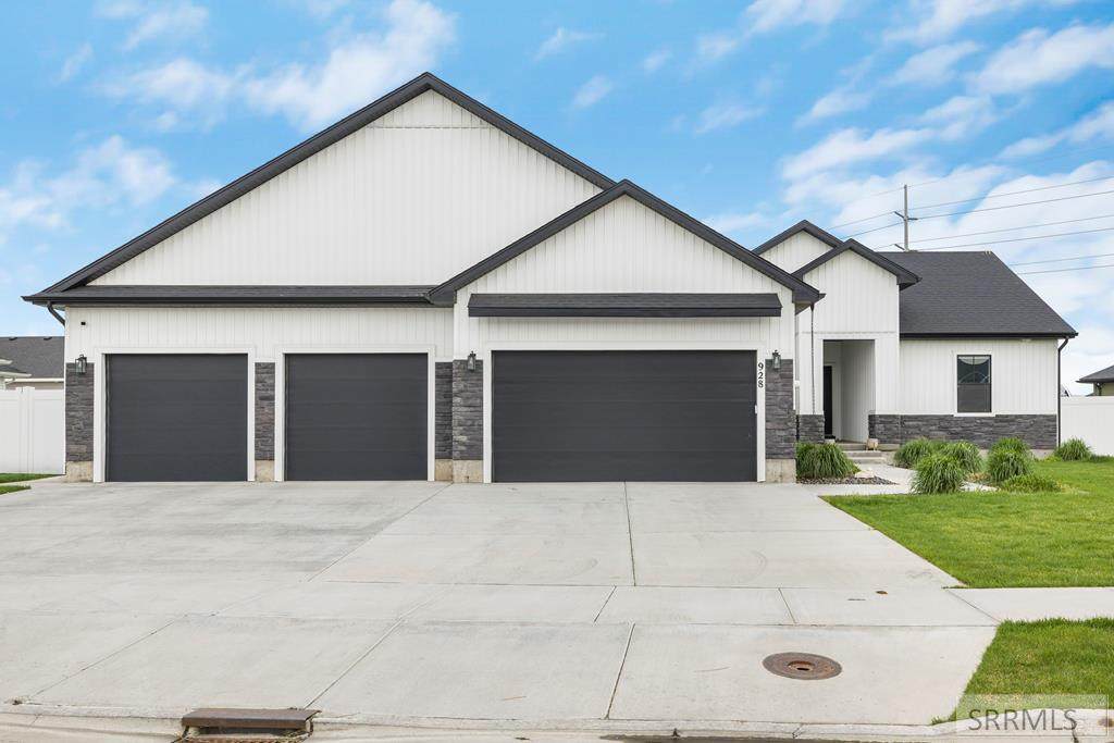 928 Greenwillow Lane - Photo 1