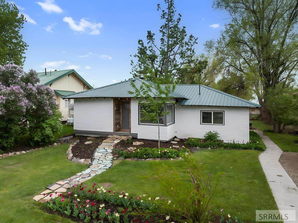 225 Kootenai Way - Photo 1