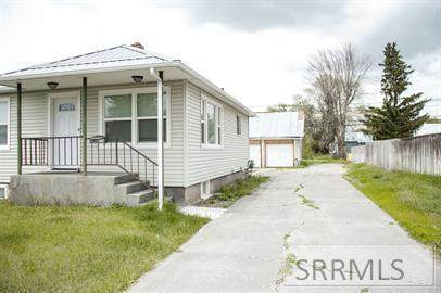 335 17th Street - Photo 1