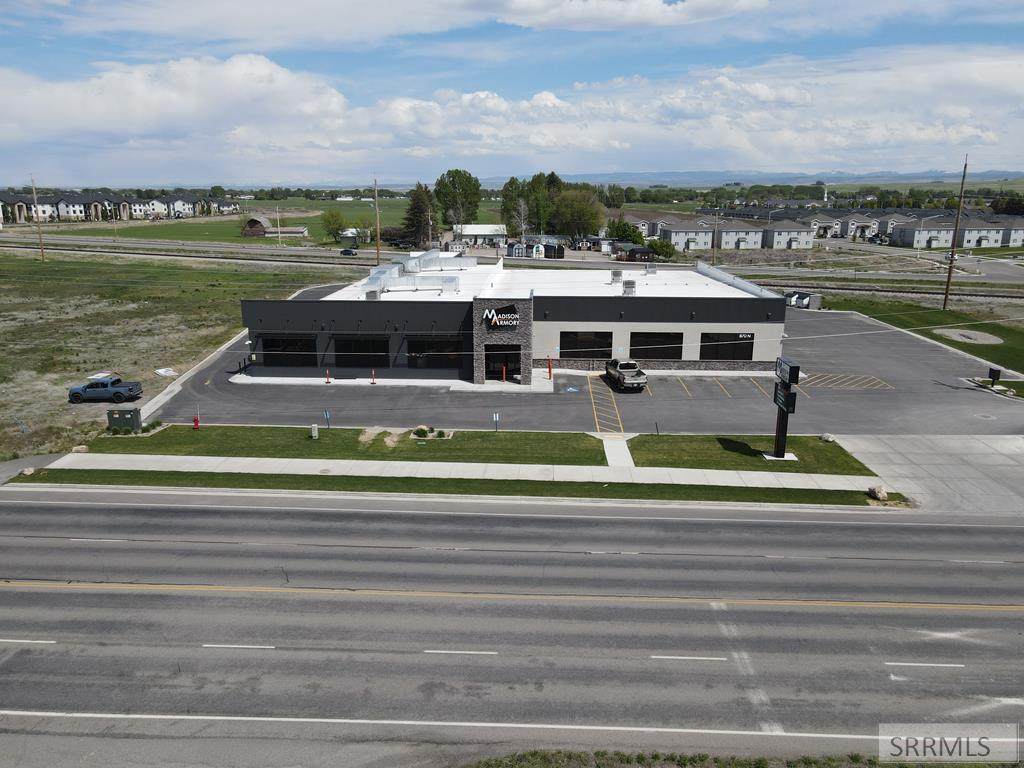 870 2nd E - Photo 1