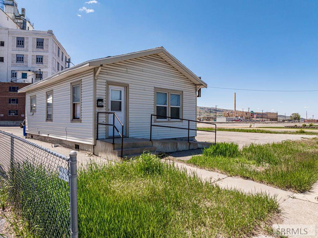 547 4th Avenue - Photo 1