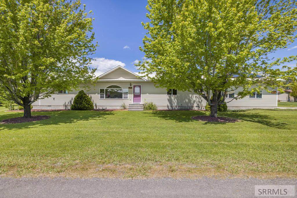 137 Spruce Street - Photo 1