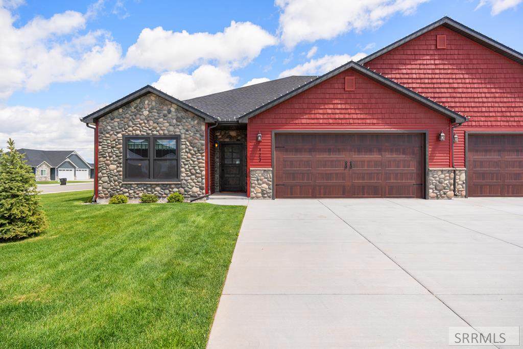 423 Rocky Mountain Avenue - Photo 1