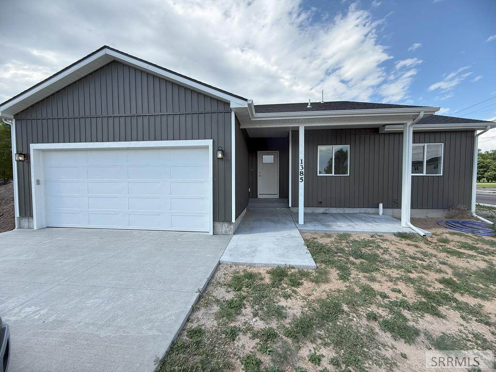 1385 Harris Loop - Photo 1
