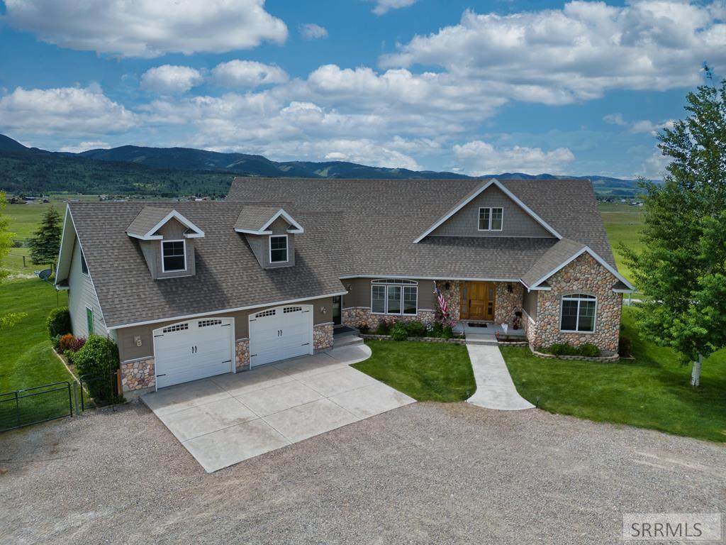 280 Cedar Circle - Photo 1