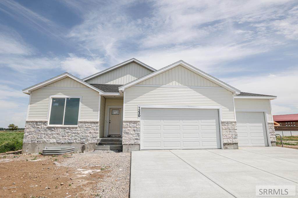 1230 Sharra Avenue - Photo 1