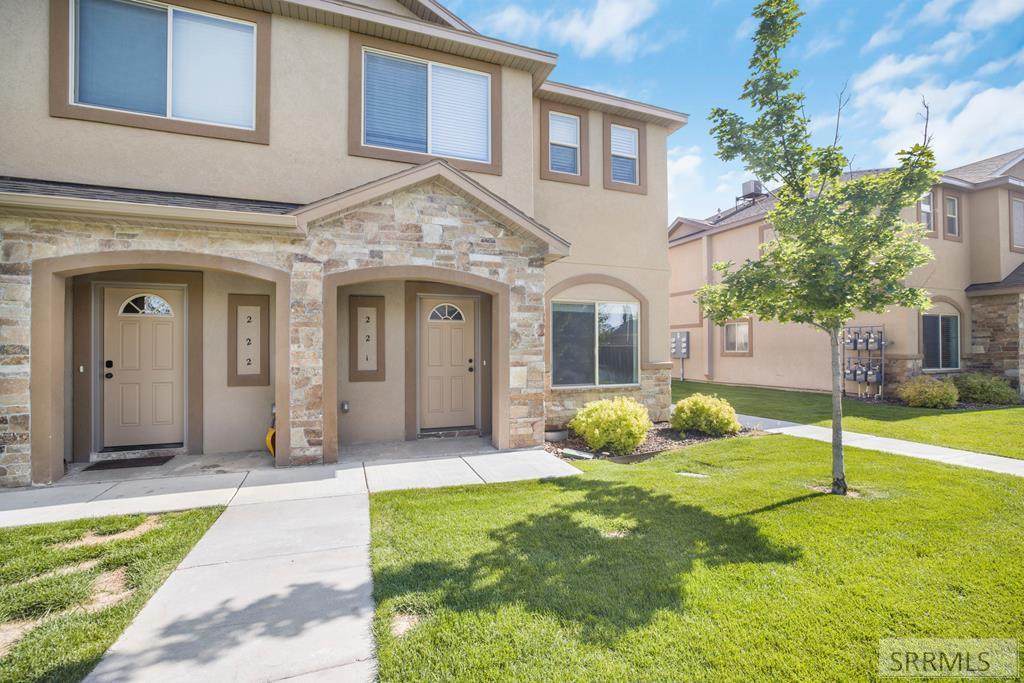 565 Pioneer Road - Photo 1