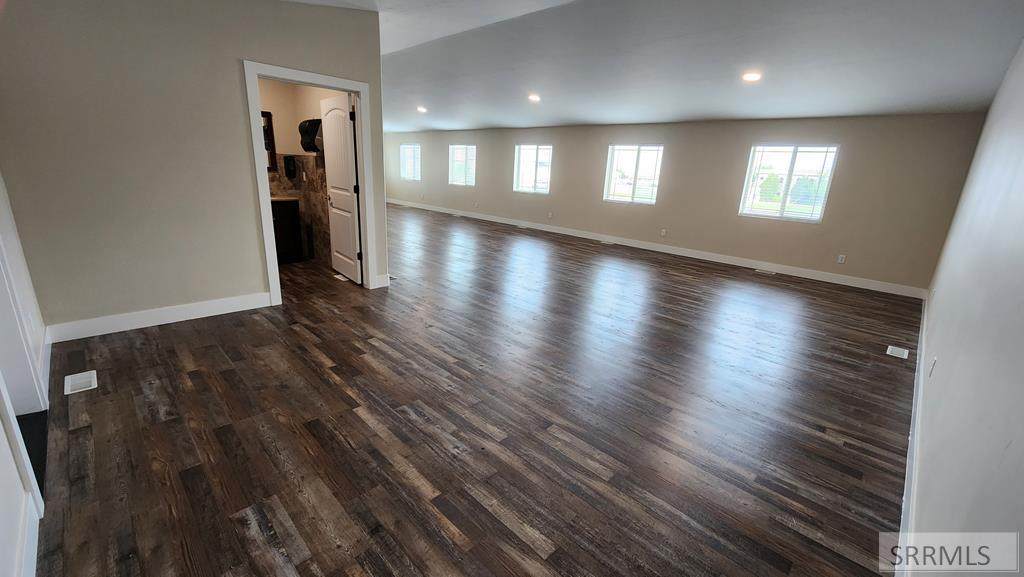 4016 Professional Way - Photo 1