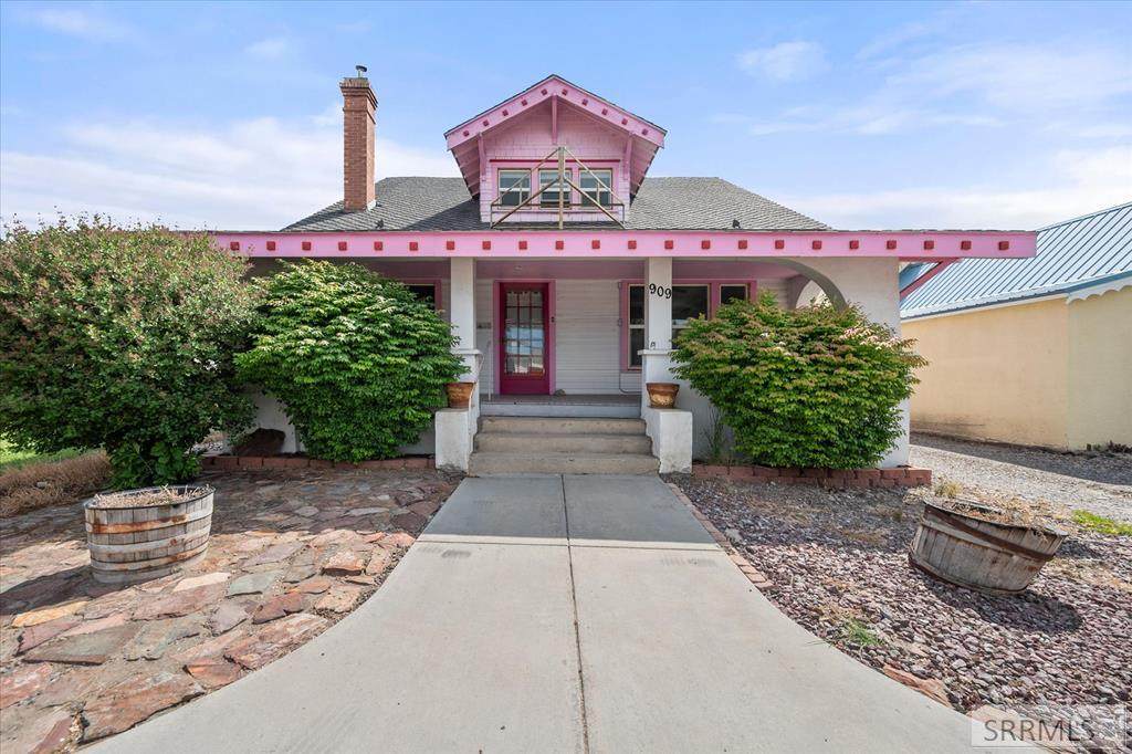 909 Main Street - Photo 1