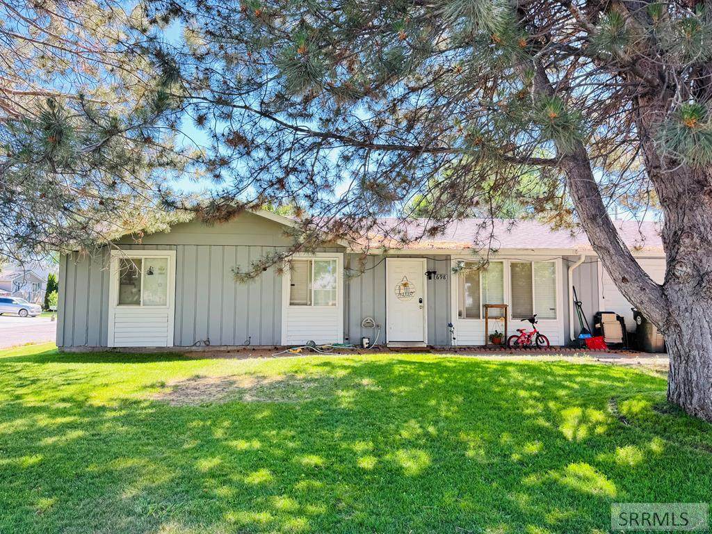 696 Lilac Street - Photo 1