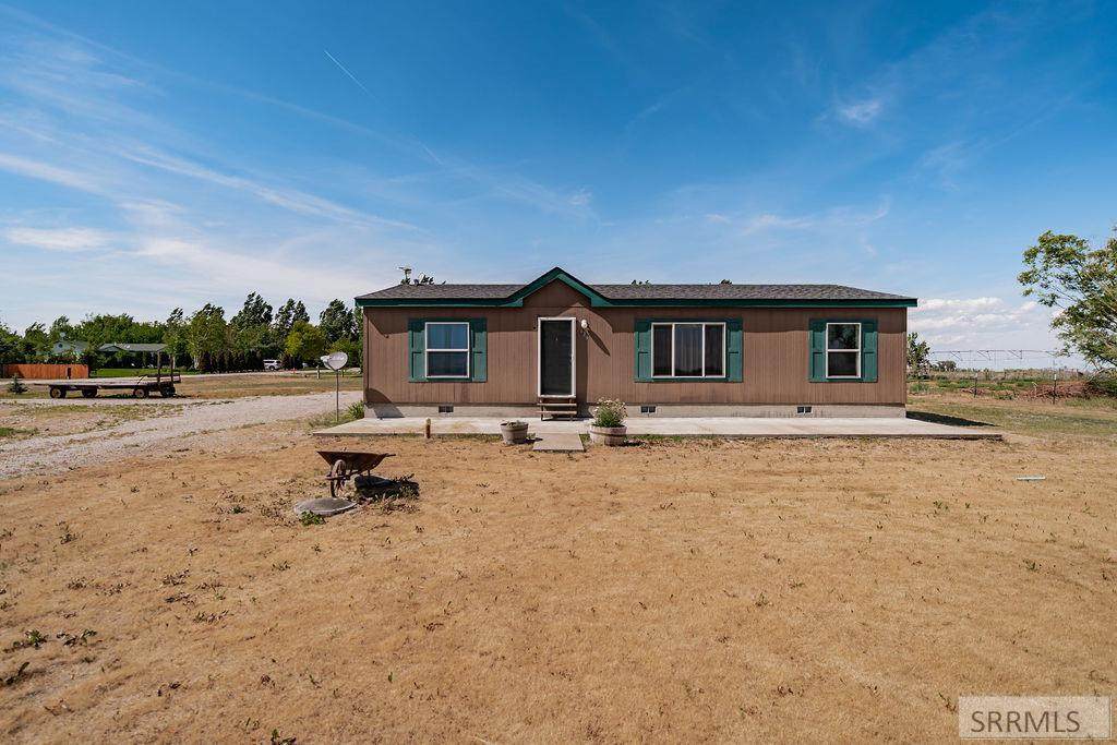 628 2743 E - Photo 1