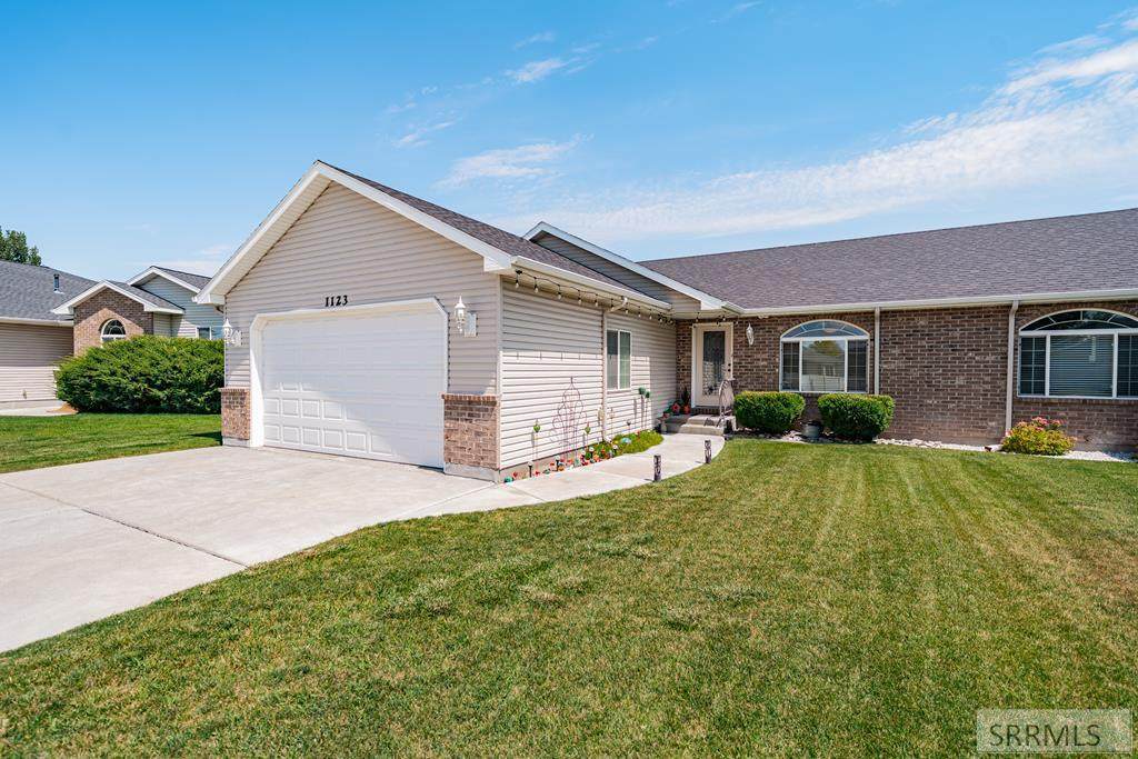 1123 Jackson Drive - Photo 1