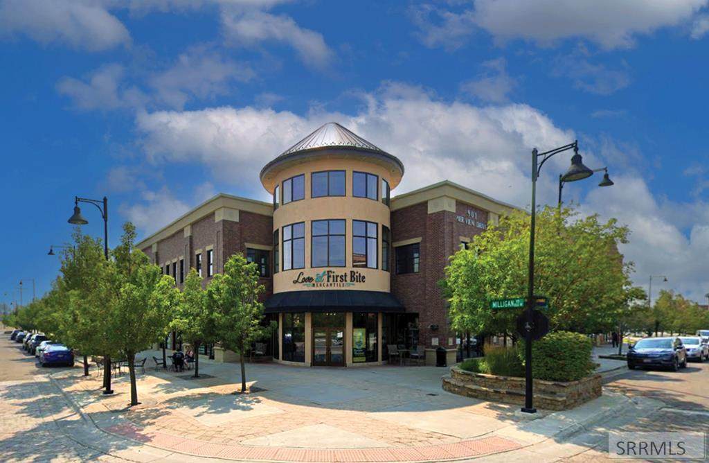 901 Pier View Drive - Photo 1