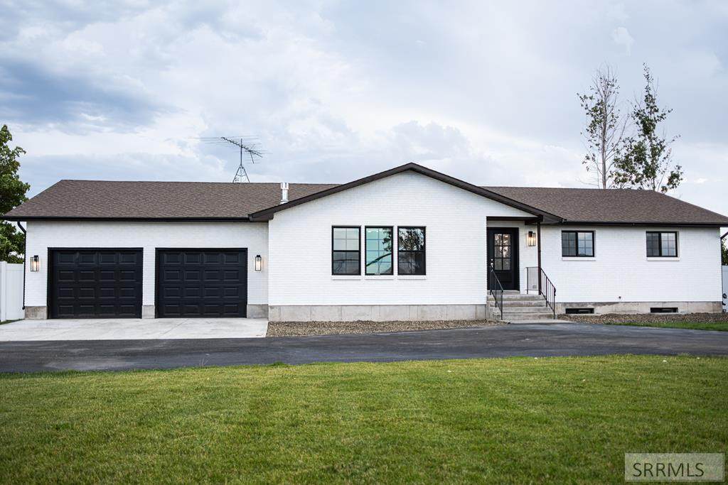 2303 W 3000 N - Photo 1