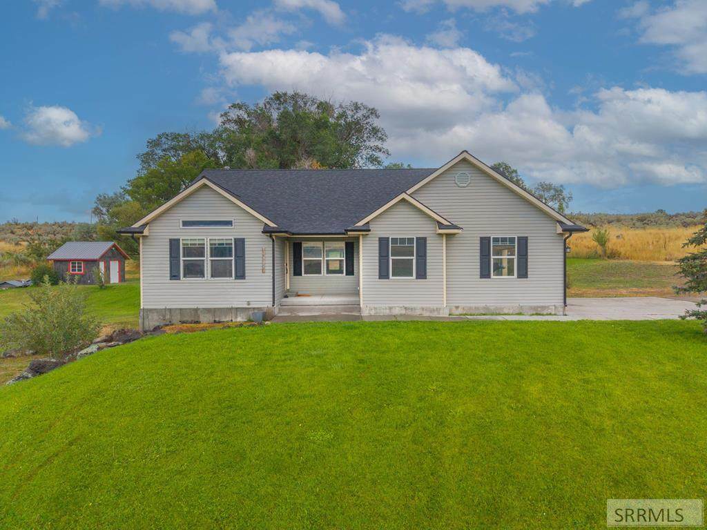 10010 Robin Road - Photo 1