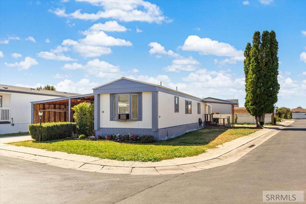 850 Parkway Drive - Photo 1