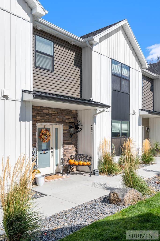 267 Blue Sky Court - Photo 1