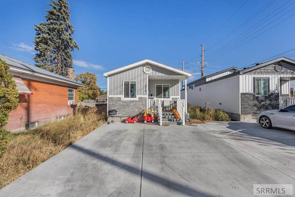 479 18th Street - Photo 1