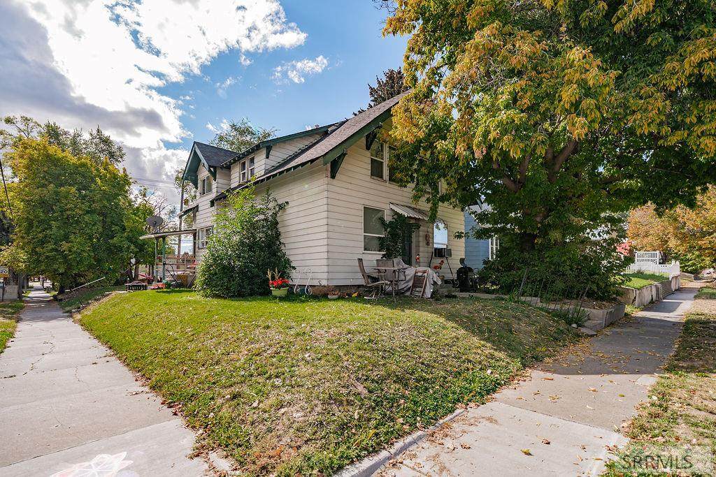 194 7th Street - Photo 1