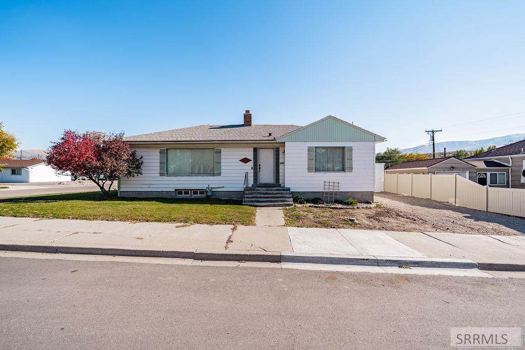 515 Benton Street - Photo 1