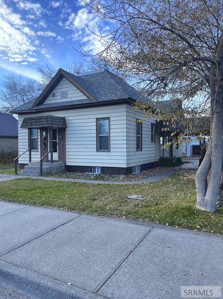 141 Birch Street - Photo 1