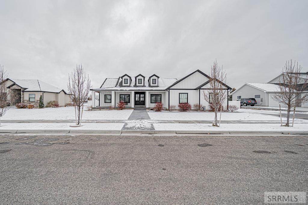 5319 Eaglewood Drive - Photo 1