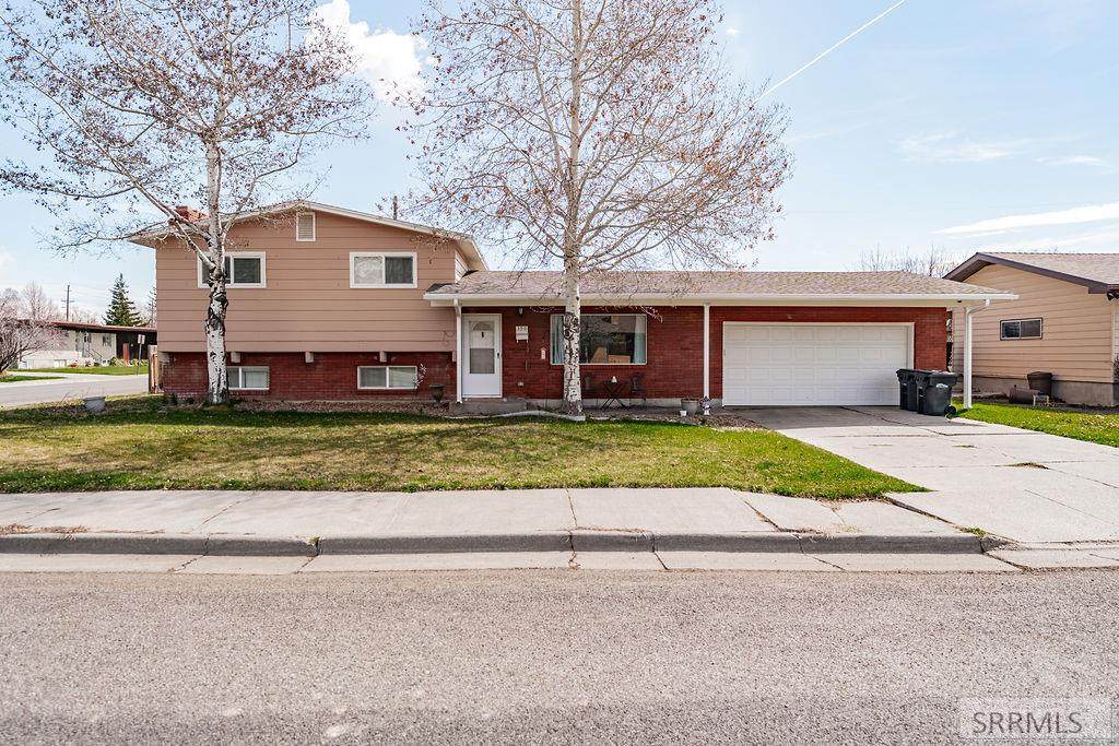396 Redwood Drive - Photo 1