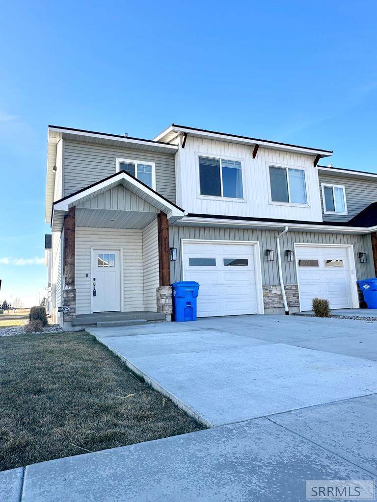 458 3rd W - Photo 1