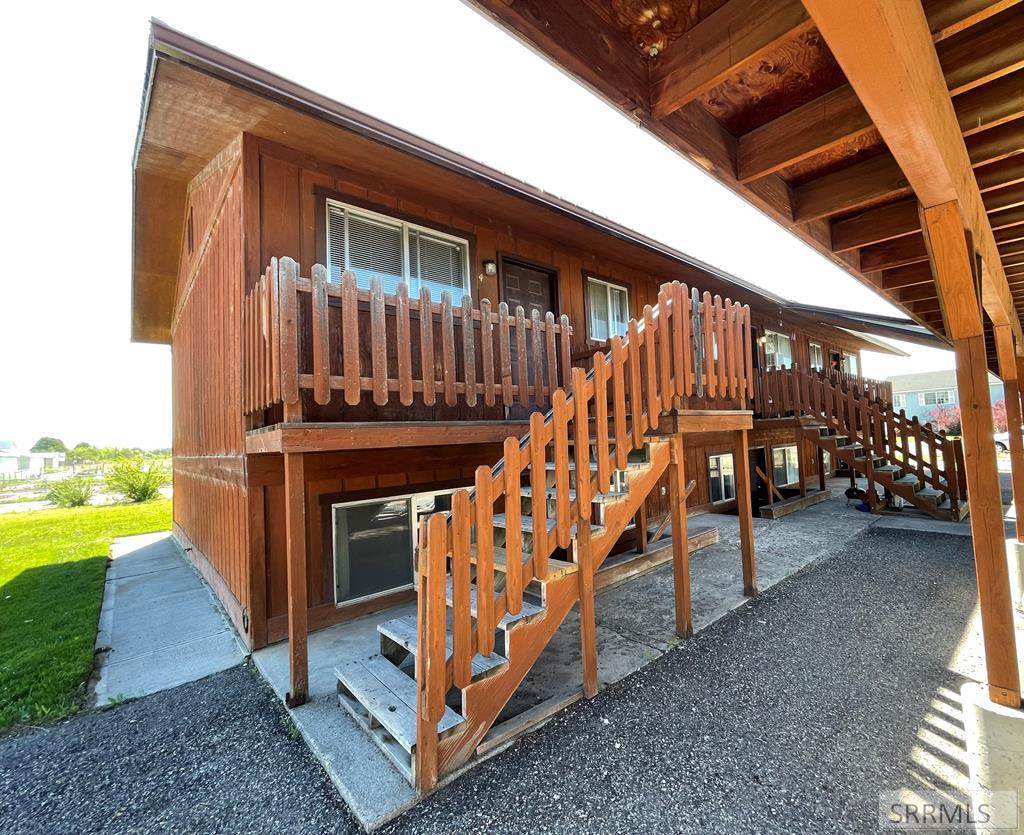 761 Foster Drive - Photo 1