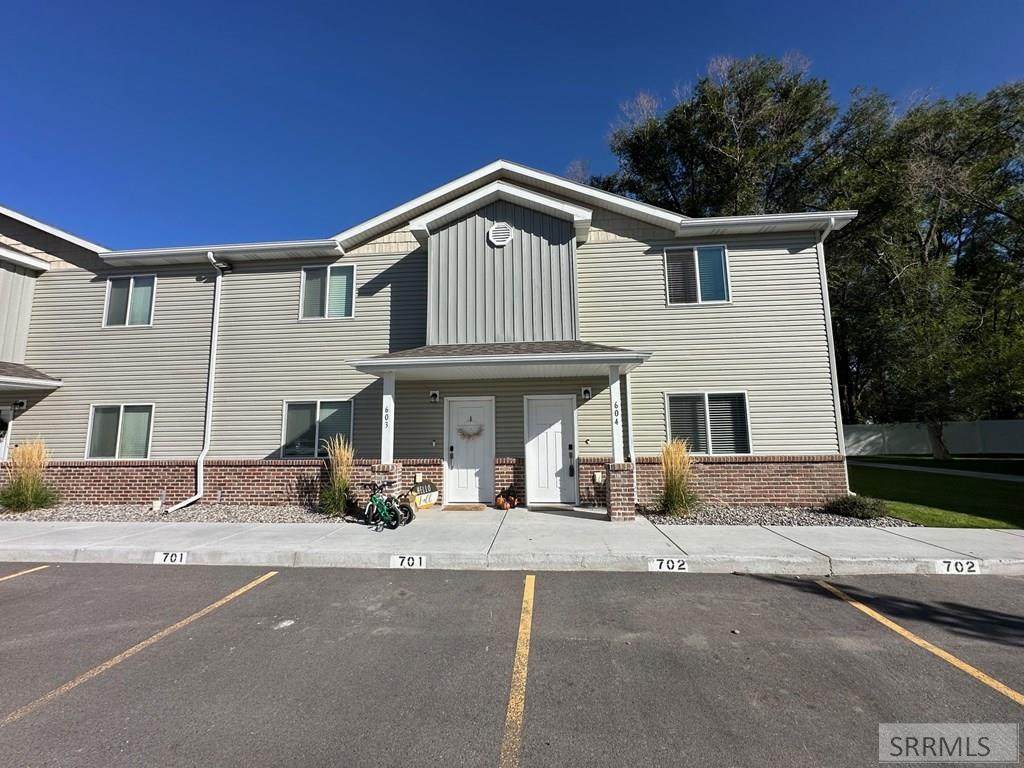 2001 Lawrence Lane - Photo 1