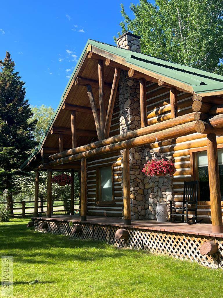 140 Redwood Road - Photo 1
