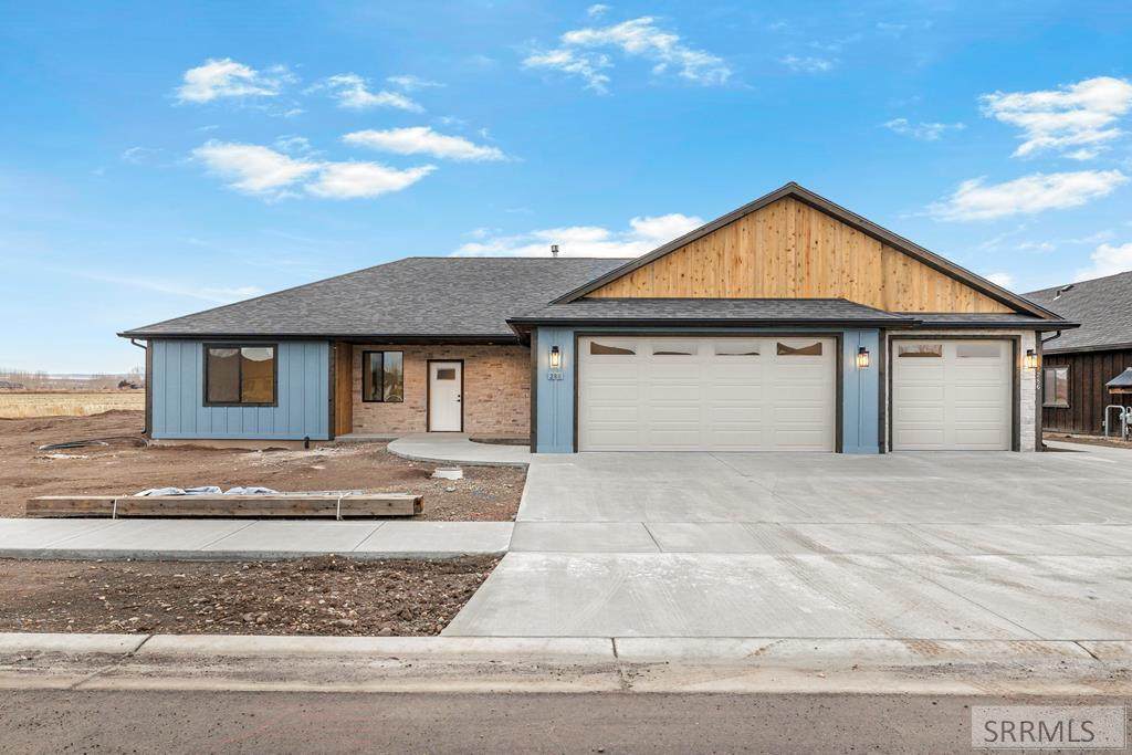 288 E 5th S - Photo 1