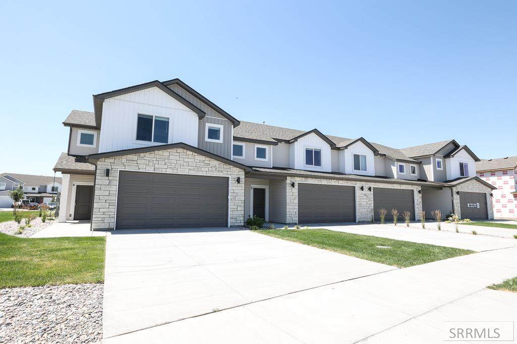 1114 Ashlyn Wy - Photo 1