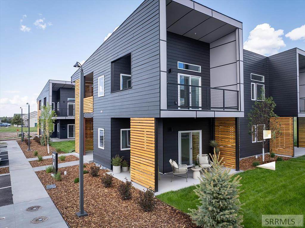 138 Larkspur Avenue - Photo 1