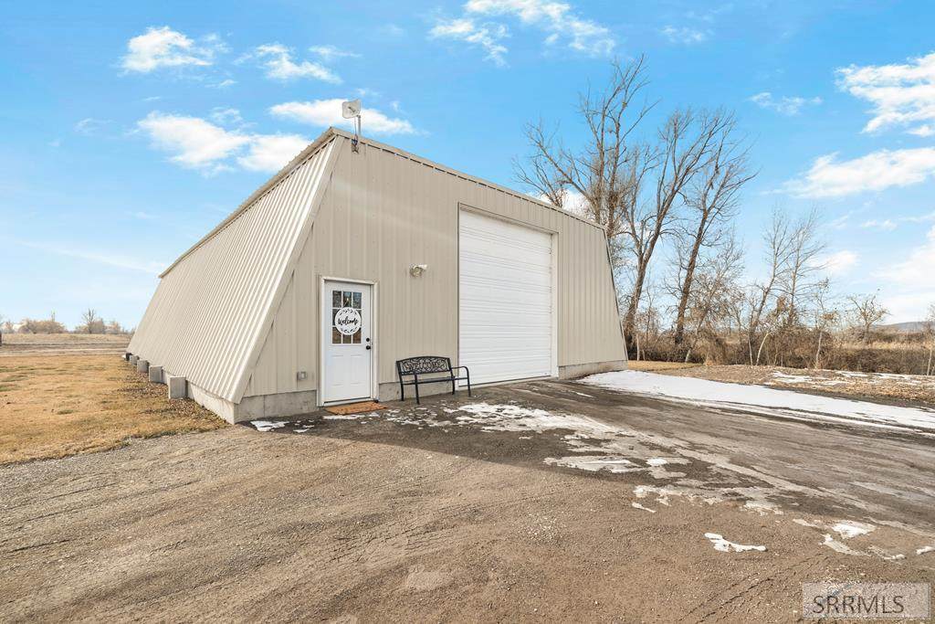 2799 3000 W - Photo 1