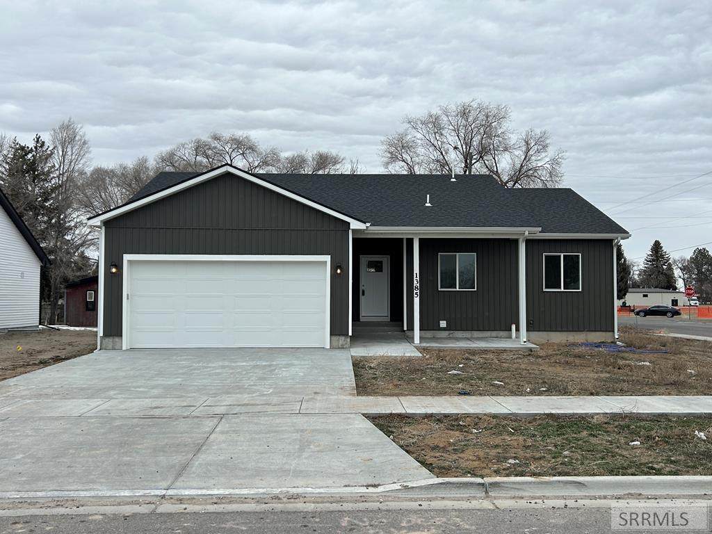 1385 Harris Loop - Photo 1