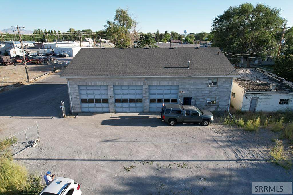 425 Maple Street - Photo 1