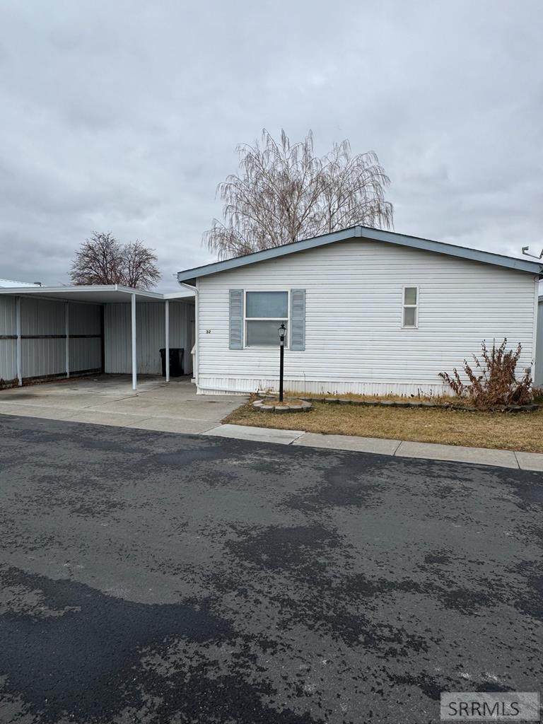 850 Parkway Drive - Photo 1