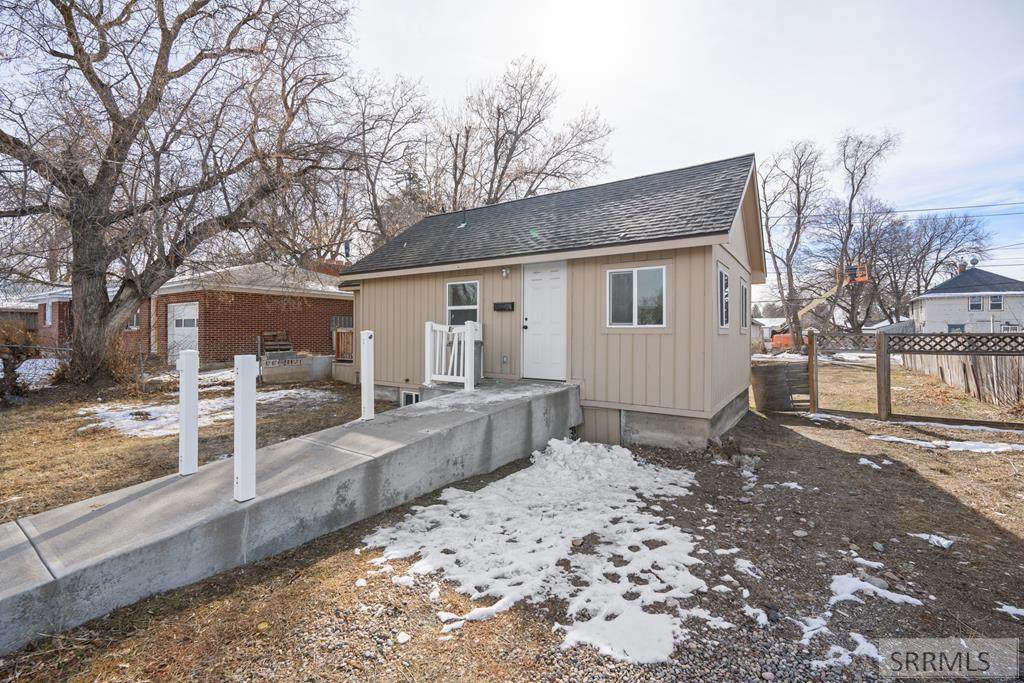 416 17th Street - Photo 1