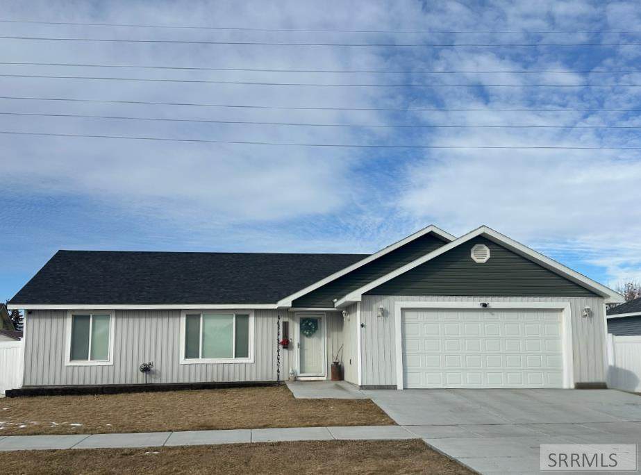 1119 Sweetwater Dr - Photo 1