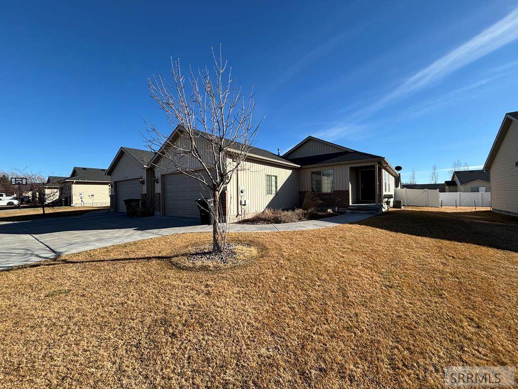 4942 Remember Drive - Photo 1